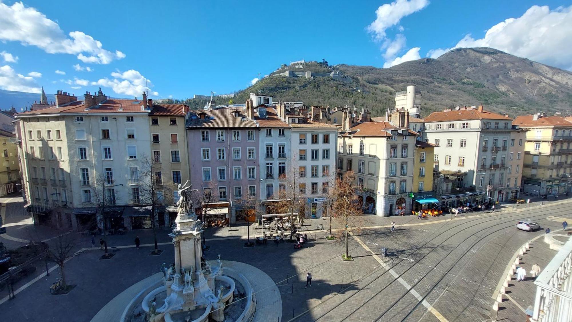 Appartement Hyper-centre De Grenoble, Parentale - Wifi Fibre - Cocon *